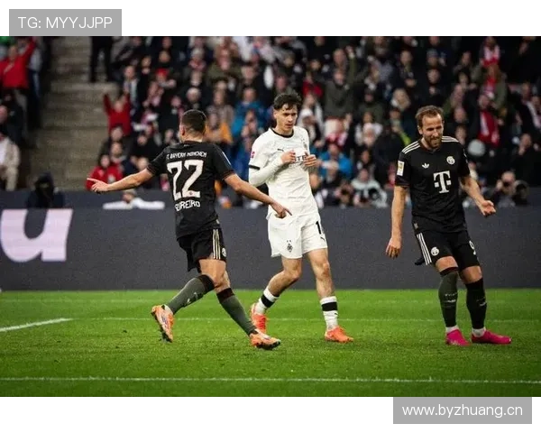 拜仁中场拦截失效,防线脱节问题加剧,防守稳定性面临考验 拜仁中场拦截失效,防线脱节问题加剧,防守稳定性面临考验