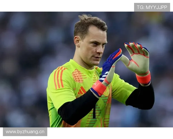 拜仁防线稳定性承压,关键战表现波动对争冠形势产生影响 拜仁防线稳定性承压,关键战表现波动对争冠形势产生影响